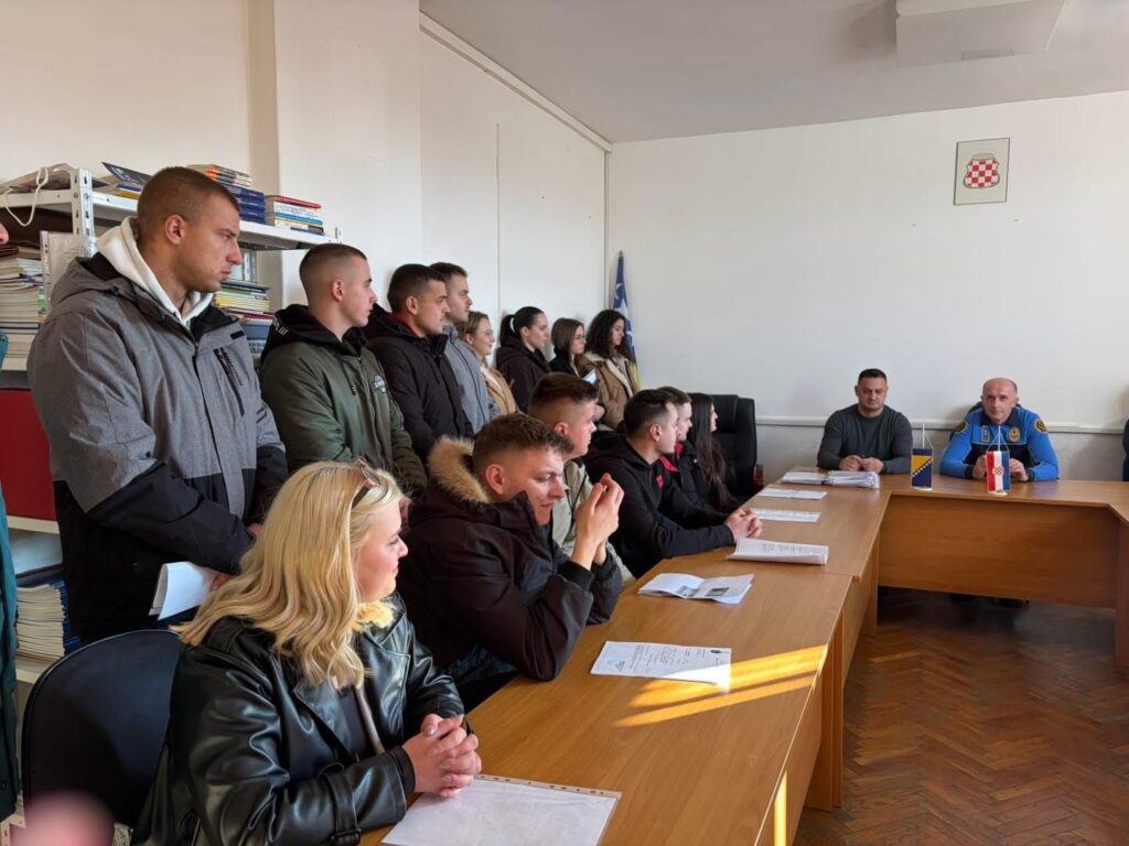 Potpisani ugovori s 62 kadeta za osnovnu policijsku obuku u MUP-u HBŽ