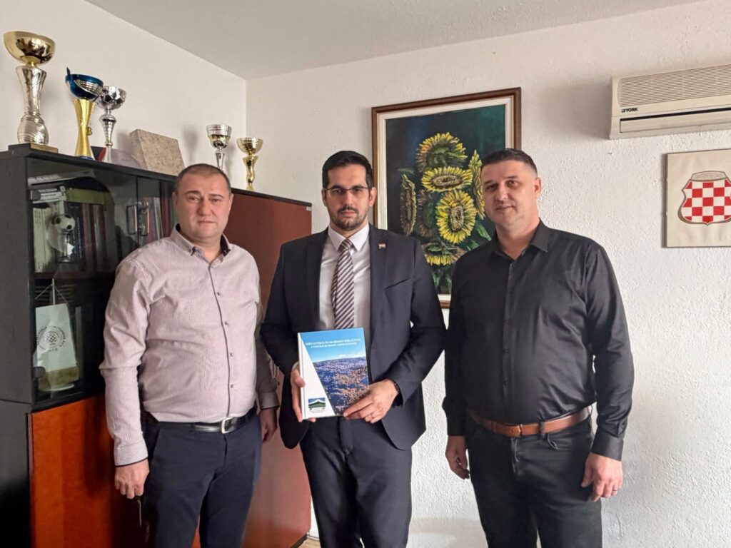 Predsjednik Vlade dr. sc. Ivan Vukadin održao sastanak s predstavnicima Hrvatskog šumarskog društva u FBiH