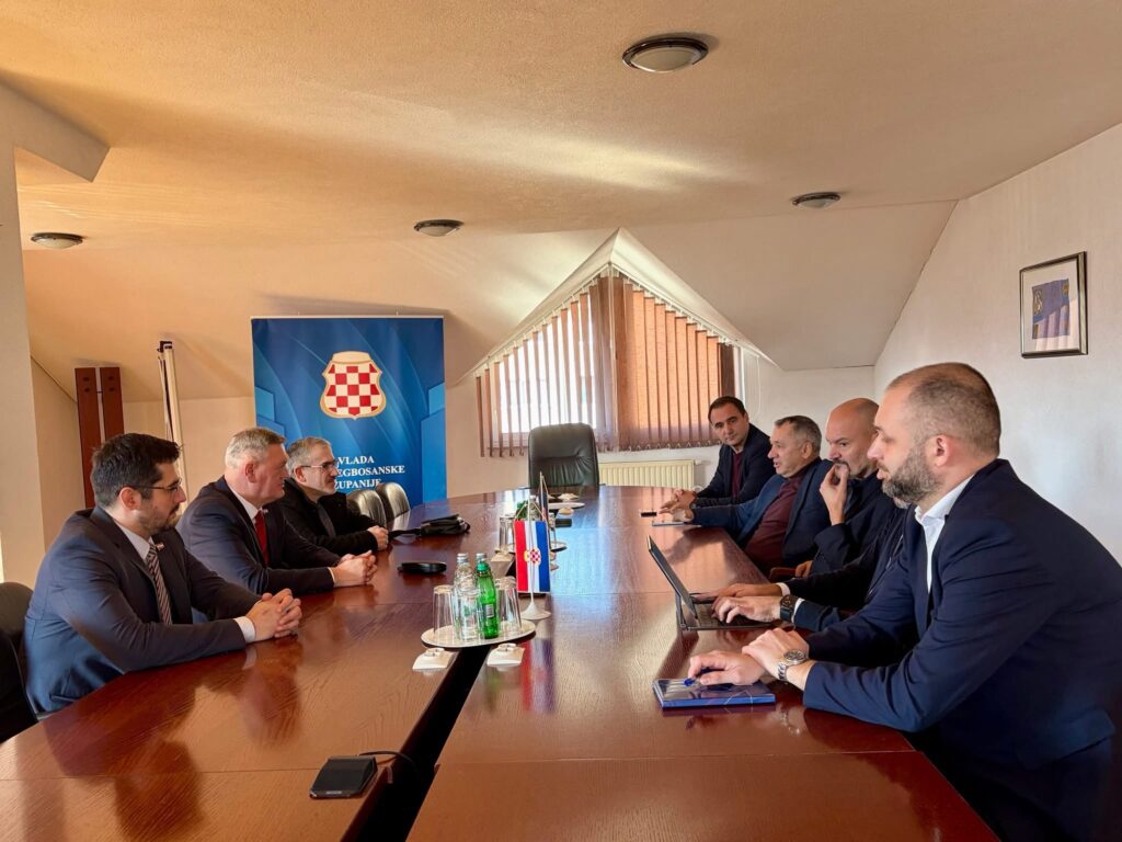 Predsjednik Vlade Hercegbosanske županije dr. sc. Ivan Vukadin i ministar Ante Tadić održali sastanak s vodstvom Sveučilišta u Mostaru