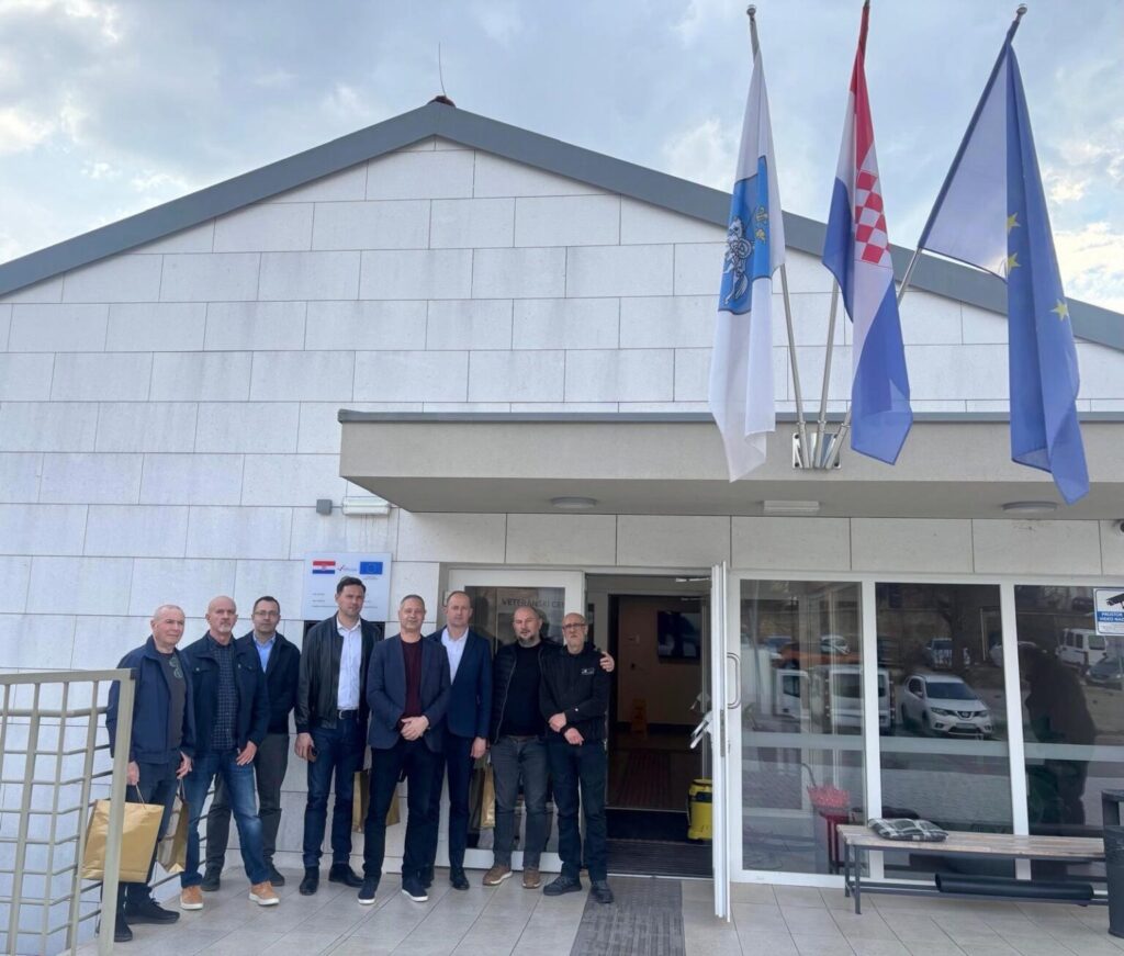 Izaslanstvo općine Tomislavgrad u posjeti Spomen sobi Domovinskoga rata Sinja i cetinske krajine