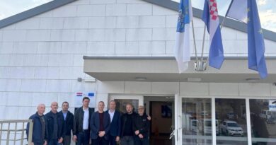 Izaslanstvo općine Tomislavgrad u posjeti Spomen sobi Domovinskoga rata Sinja i cetinske krajine