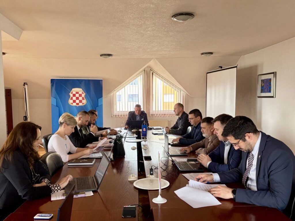 Vlada Hercegbosanske županije na 52.sjednici donijela Uredbu: 1.200 KM potpore za svako novorođeno dijete u županiji