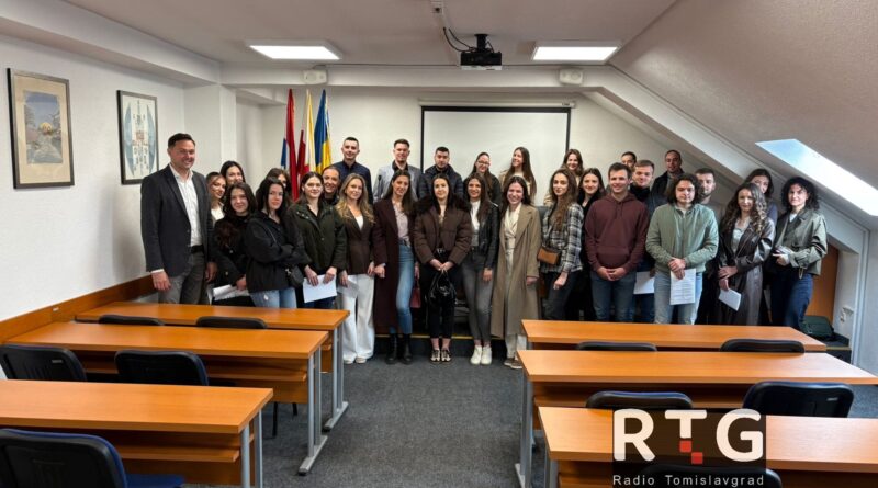 Održano svečano potpisivanje ugovora o stipendijama Održano svečano potpisivanje ugovora o stipendijama