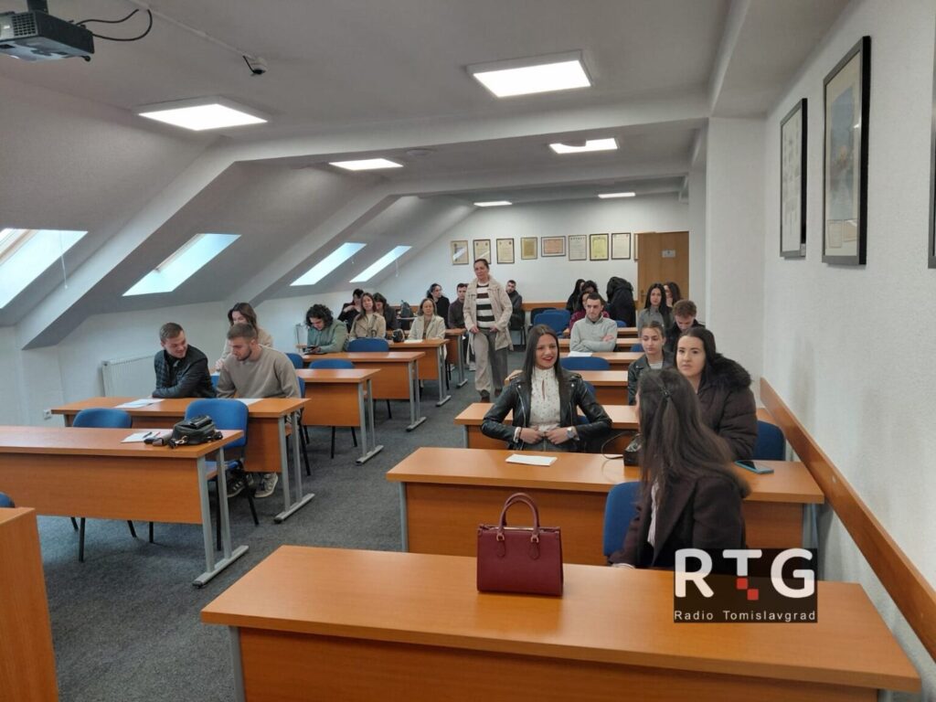 Održano svečano potpisivanje ugovora o stipendijama