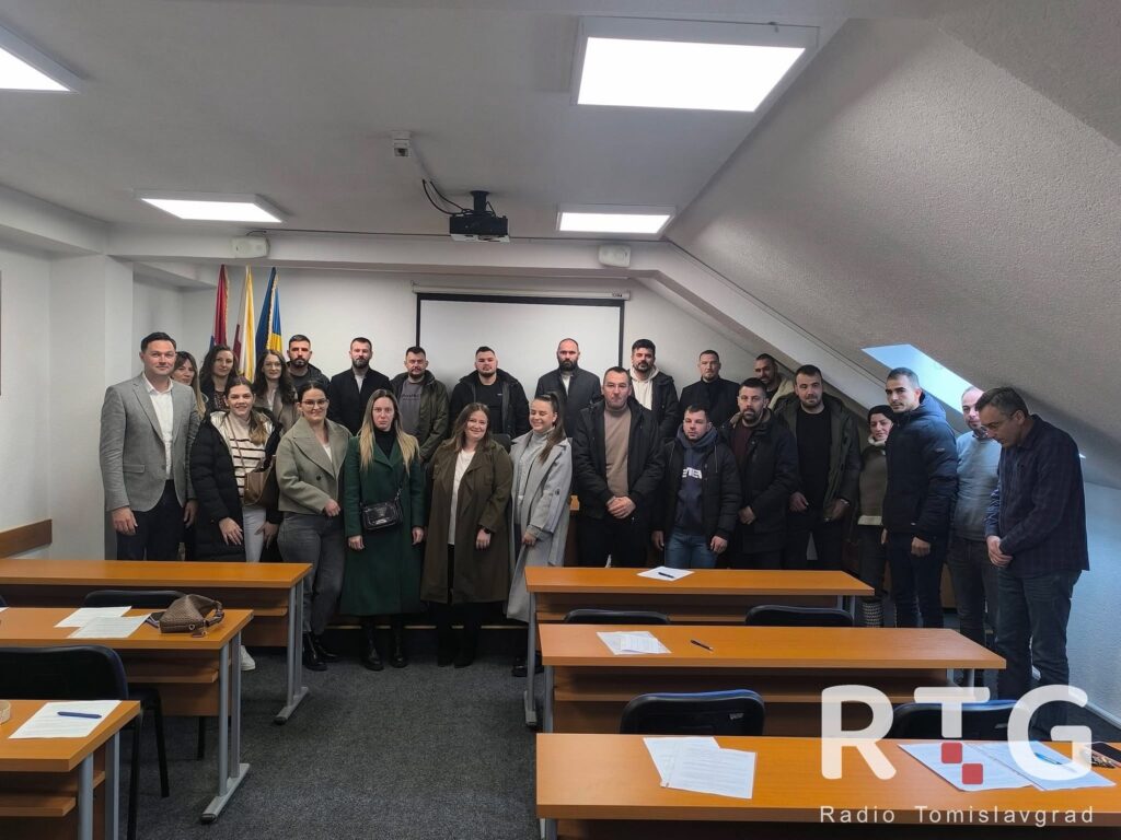 Tomislavgrad: Potpisani ugovori o subvencioniranju prve stambene nekretnine za mlade obitelji i samohrane roditelje
