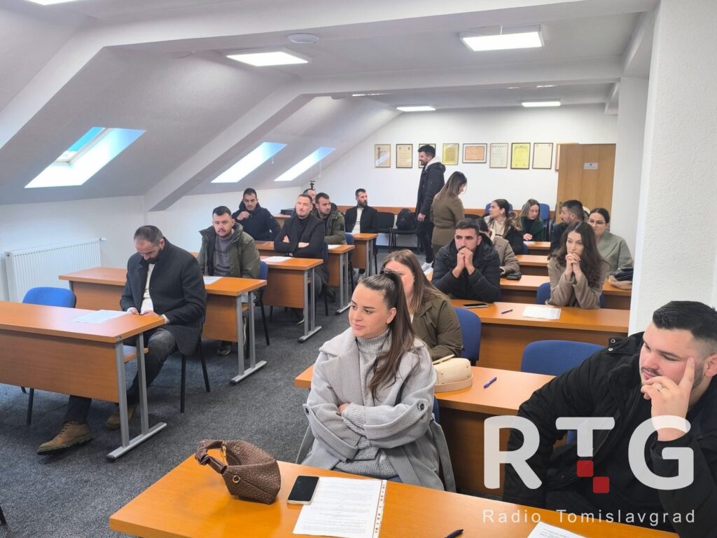 Tomislavgrad: Potpisani ugovori o subvencioniranju prve stambene nekretnine za mlade obitelji i samohrane roditelje