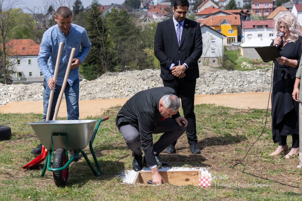 Gimnazija Livno dobiva modernu športsku dvoranu – pogledajte projekt (FOTO)