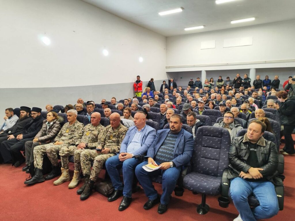 Glamoč: Građani jednoglasno poručili „NE POLIGONU“