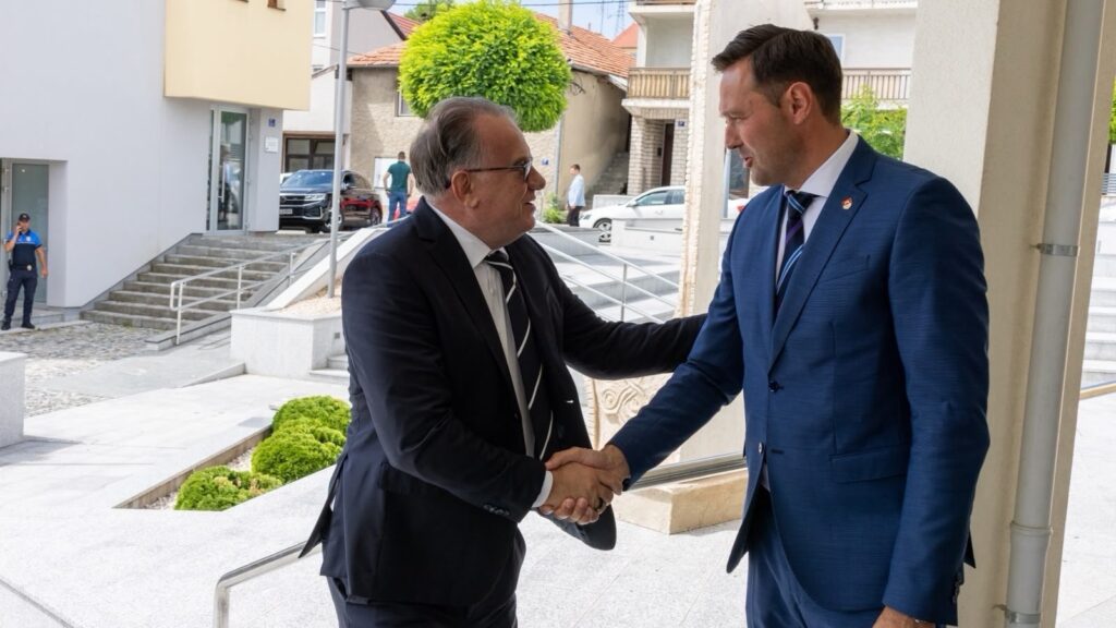Premijer Nikšić u Tomislavgradu: Najavio ulaganja u bolnicu u Livnu i projekt treće trake prema Kamenskom